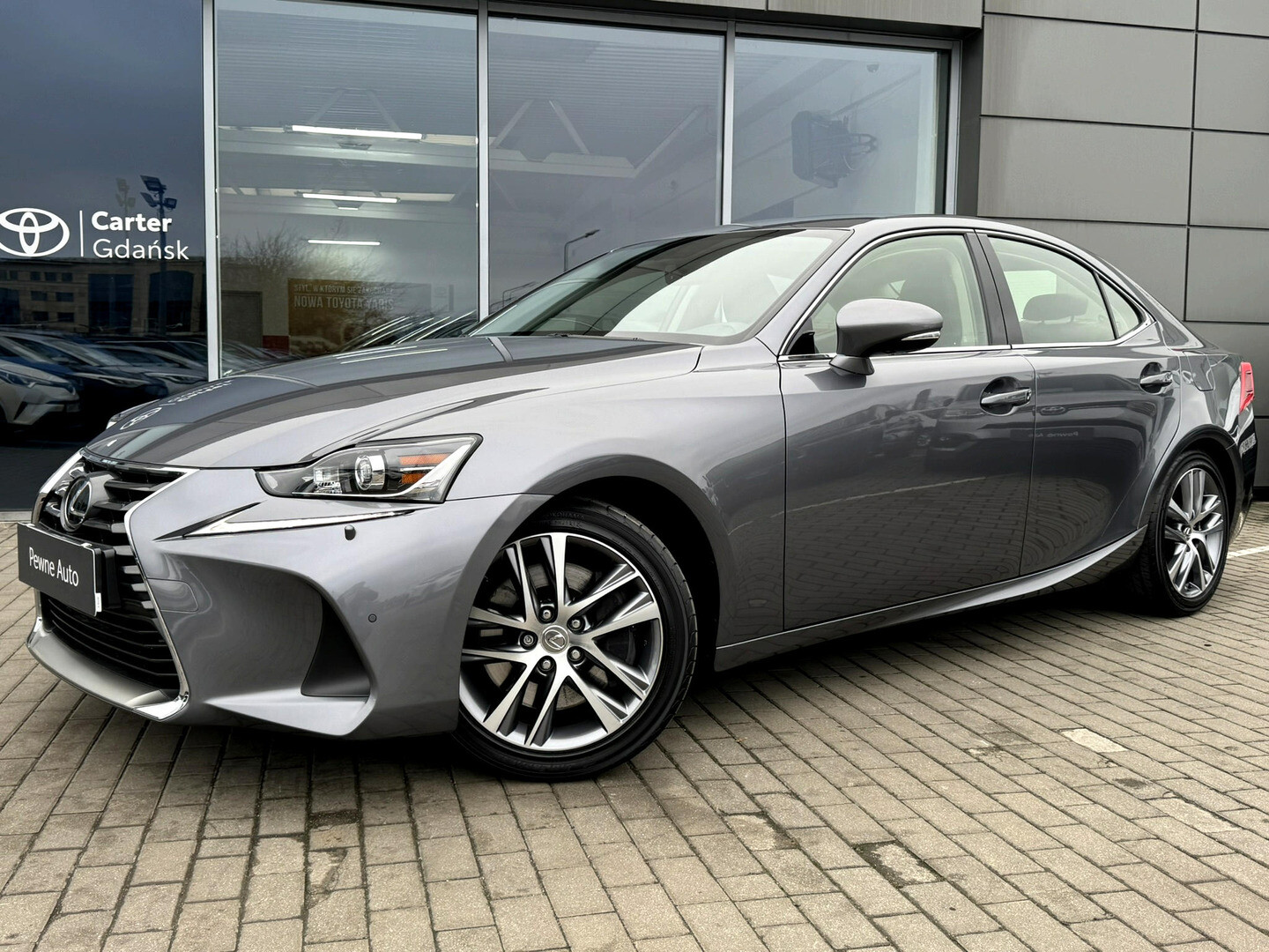 Lexus IS