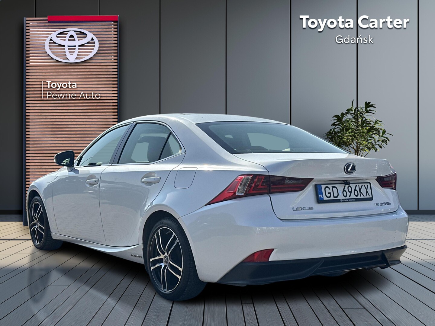 Lexus IS